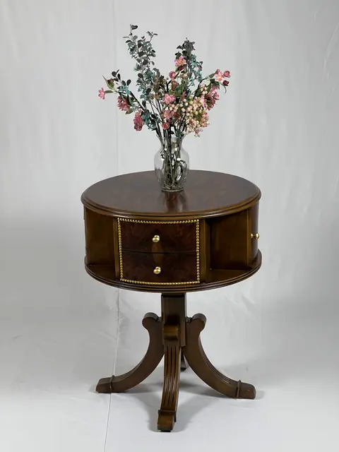 The finished table with flowers on top.